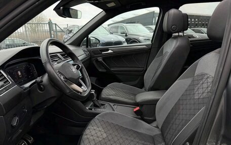 Volkswagen Tiguan II, 2022 год, 2 600 000 рублей, 5 фотография