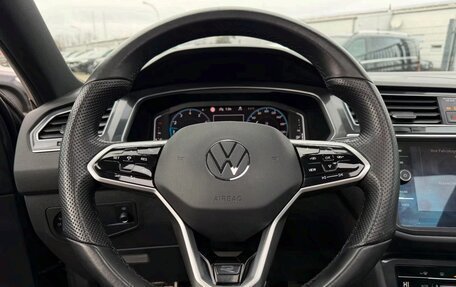 Volkswagen Tiguan II, 2022 год, 2 600 000 рублей, 9 фотография