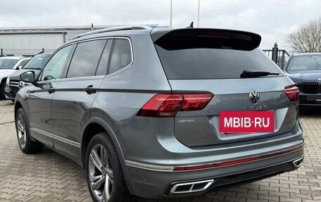 Volkswagen Tiguan II, 2022 год, 2 600 000 рублей, 4 фотография