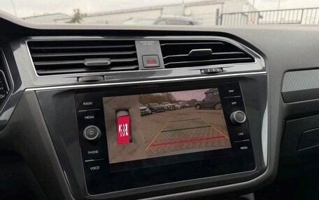 Volkswagen Tiguan II, 2022 год, 2 600 000 рублей, 16 фотография