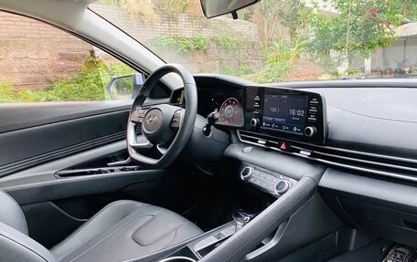 Hyundai Elantra, 2022 год, 1 370 000 рублей, 18 фотография