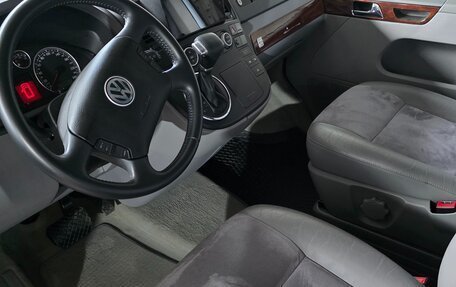 Volkswagen Multivan T5, 2005 год, 5 550 000 рублей, 26 фотография