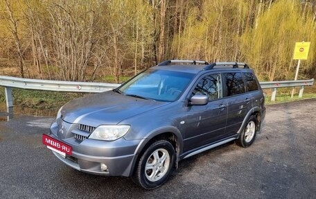 Mitsubishi Outlander III рестайлинг 3, 2004 год, 530 000 рублей, 3 фотография