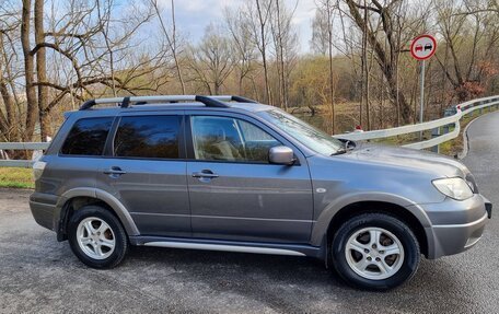 Mitsubishi Outlander III рестайлинг 3, 2004 год, 530 000 рублей, 8 фотография