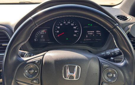 Honda Vezel, 2018 год, 1 800 000 рублей, 10 фотография
