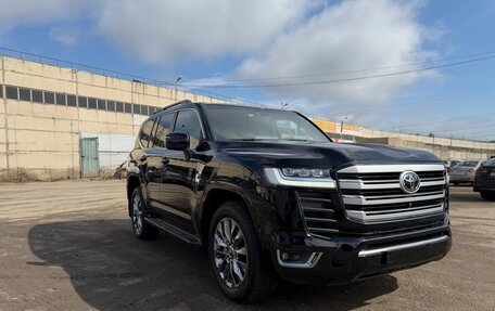 Toyota Land Cruiser, 2024 год, 13 700 000 рублей, 2 фотография