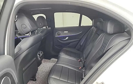 Mercedes-Benz E-Класс, 2022 год, 3 451 000 рублей, 9 фотография