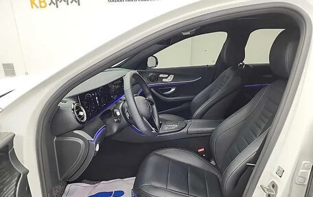 Mercedes-Benz E-Класс, 2022 год, 3 451 000 рублей, 8 фотография