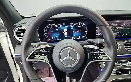 Mercedes-Benz E-Класс, 2022 год, 3 451 000 рублей, 5 фотография