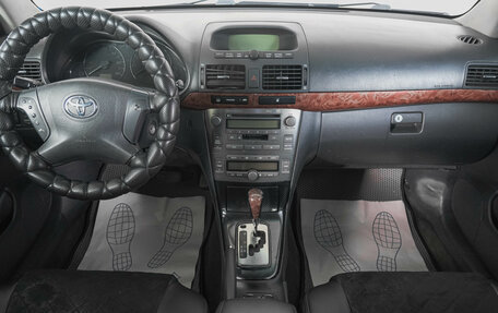 Toyota Avensis III рестайлинг, 2003 год, 599 000 рублей, 14 фотография