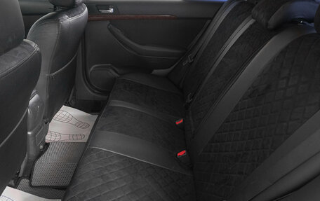 Toyota Avensis III рестайлинг, 2003 год, 599 000 рублей, 10 фотография