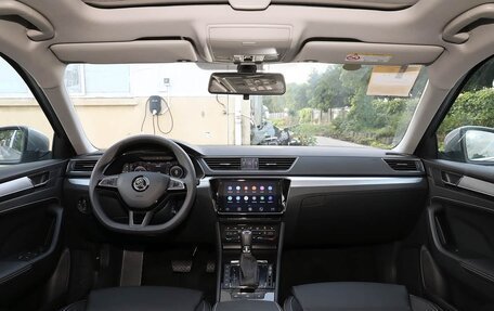 Skoda Superb III рестайлинг, 2025 год, 2 620 000 рублей, 10 фотография