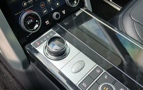 Land Rover Range Rover IV рестайлинг, 2019 год, 9 390 000 рублей, 13 фотография