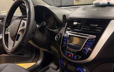 Hyundai Solaris II рестайлинг, 2011 год, 850 000 рублей, 8 фотография