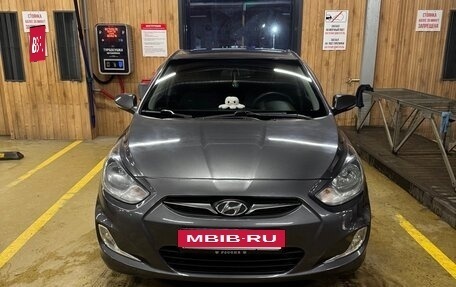 Hyundai Solaris II рестайлинг, 2011 год, 850 000 рублей, 2 фотография