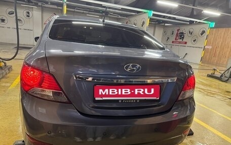 Hyundai Solaris II рестайлинг, 2011 год, 850 000 рублей, 6 фотография