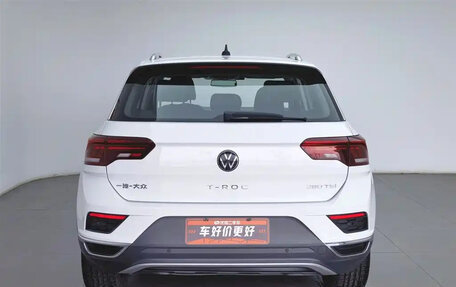Volkswagen T-Roc I, 2022 год, 1 379 000 рублей, 2 фотография