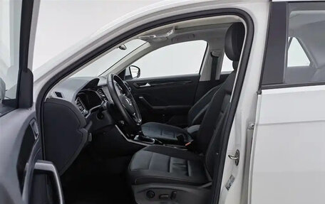 Volkswagen T-Roc I, 2022 год, 1 379 000 рублей, 8 фотография