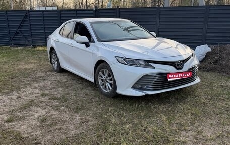 Toyota Camry, 2019 год, 1 800 000 рублей, 1 фотография