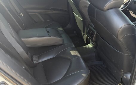 Toyota Camry, 2019 год, 1 800 000 рублей, 10 фотография