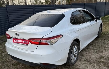 Toyota Camry, 2019 год, 1 800 000 рублей, 8 фотография