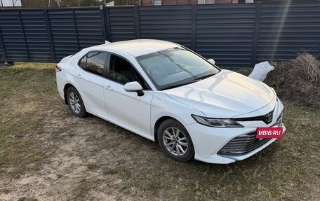 Toyota Camry, 2019 год, 1 800 000 рублей, 2 фотография