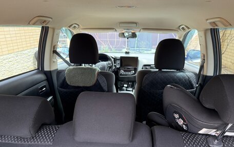 Mitsubishi Outlander III рестайлинг 3, 2019 год, 2 200 000 рублей, 5 фотография