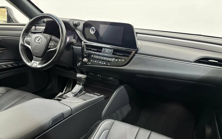 Lexus ES VII, 2022 год, 5 200 000 рублей, 13 фотография