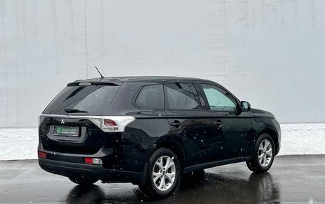 Mitsubishi Outlander III рестайлинг 3, 2013 год, 1 020 000 рублей, 5 фотография