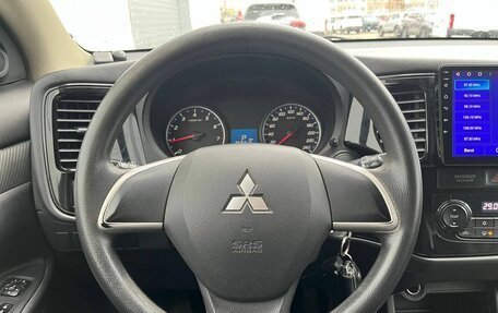 Mitsubishi Outlander III рестайлинг 3, 2013 год, 1 020 000 рублей, 10 фотография