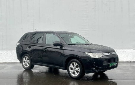 Mitsubishi Outlander III рестайлинг 3, 2013 год, 1 020 000 рублей, 3 фотография