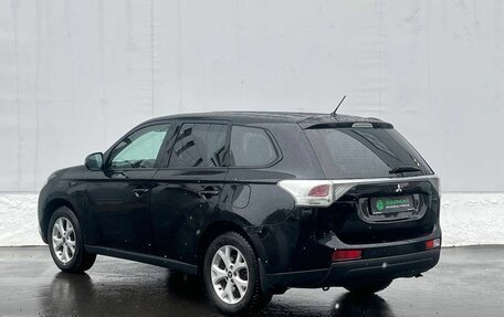 Mitsubishi Outlander III рестайлинг 3, 2013 год, 1 020 000 рублей, 7 фотография