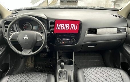 Mitsubishi Outlander III рестайлинг 3, 2013 год, 1 020 000 рублей, 13 фотография