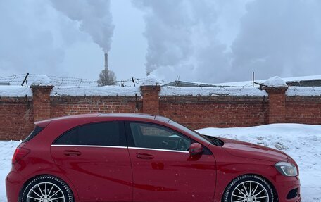 Mercedes-Benz A-Класс, 2015 год, 1 350 000 рублей, 4 фотография