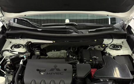 Mitsubishi Outlander III рестайлинг 3, 2021 год, 2 030 000 рублей, 15 фотография
