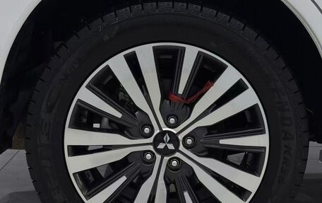 Mitsubishi Outlander III рестайлинг 3, 2021 год, 2 030 000 рублей, 22 фотография