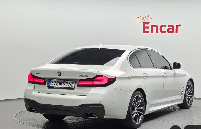 BMW 5 серия G30, 2022 год, 5 080 000 рублей, 2 фотография