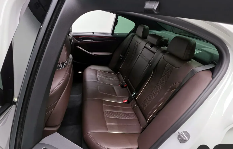 BMW 5 серия G30, 2022 год, 5 080 000 рублей, 10 фотография