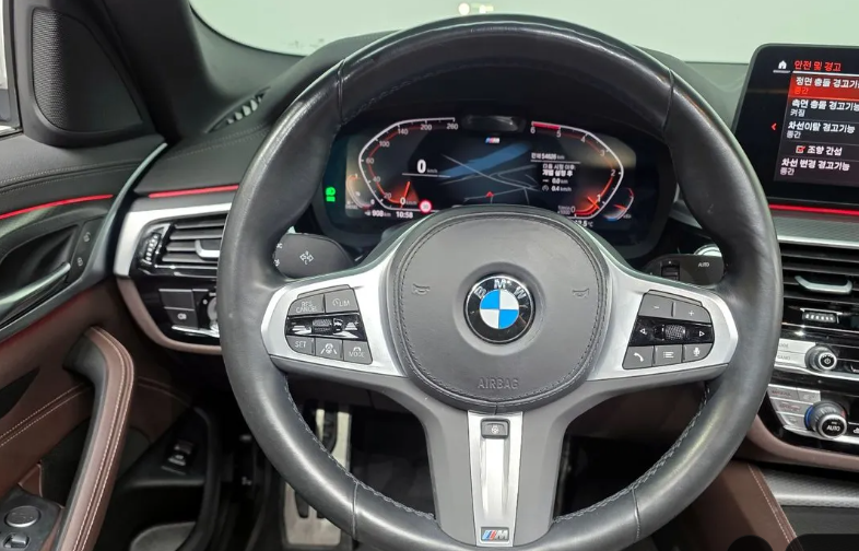 BMW 5 серия G30, 2022 год, 5 080 000 рублей, 12 фотография