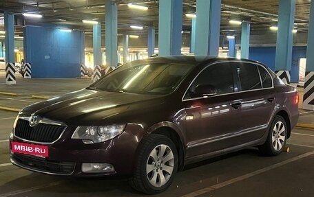 Skoda Superb III рестайлинг, 2012 год, 950 000 рублей, 1 фотография