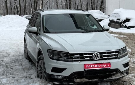 Volkswagen Tiguan II, 2019 год, 2 300 000 рублей, 1 фотография