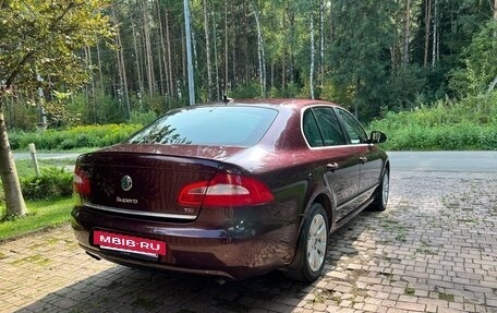 Skoda Superb III рестайлинг, 2012 год, 950 000 рублей, 21 фотография