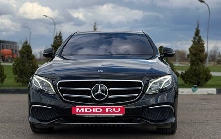 Mercedes-Benz E-Класс, 2019 год, 3 950 000 рублей, 2 фотография