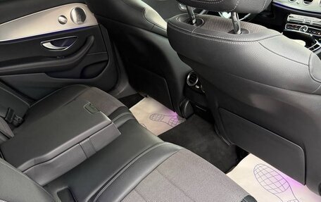 Mercedes-Benz E-Класс, 2019 год, 3 950 000 рублей, 7 фотография