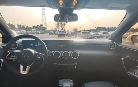 Mercedes-Benz A-Класс, 2022 год, 1 609 850 рублей, 10 фотография