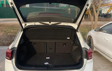 Volkswagen T-Roc I, 2022 год, 1 600 000 рублей, 5 фотография