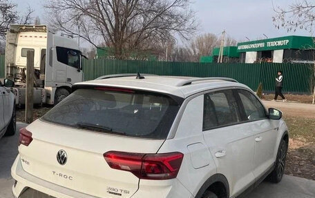 Volkswagen T-Roc I, 2022 год, 1 600 000 рублей, 3 фотография