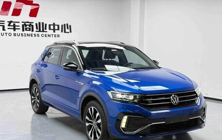 Volkswagen T-Roc I, 2023 год, 1 530 000 рублей, 3 фотография