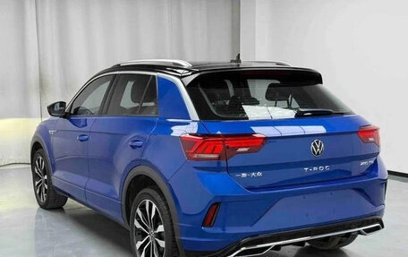 Volkswagen T-Roc I, 2023 год, 1 530 000 рублей, 8 фотография