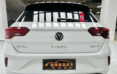 Volkswagen T-Roc I, 2022 год, 1 590 000 рублей, 5 фотография